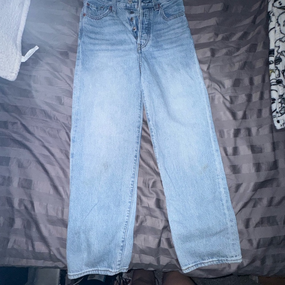 Levi’s jeans, simple and cute size 25.